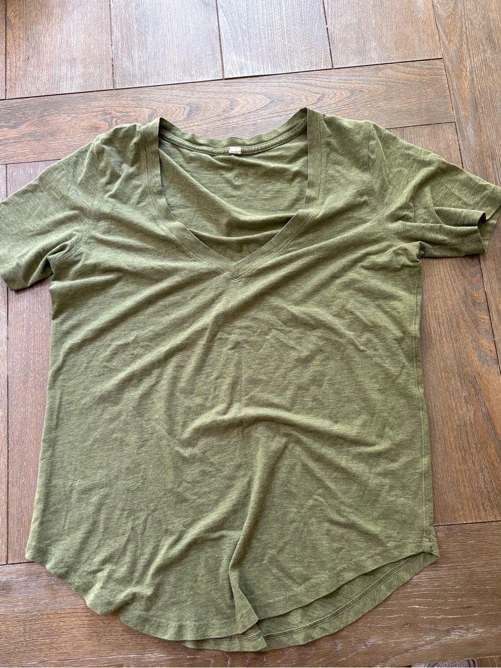 Lululemon Love Tee V-Neck Heathered Olive Green Size 6
